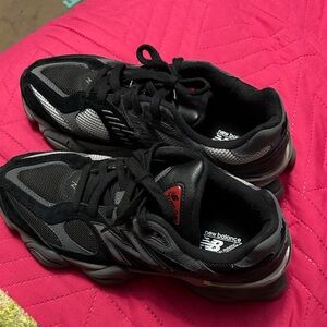 New Balance Black and Silver Athletic Shoes